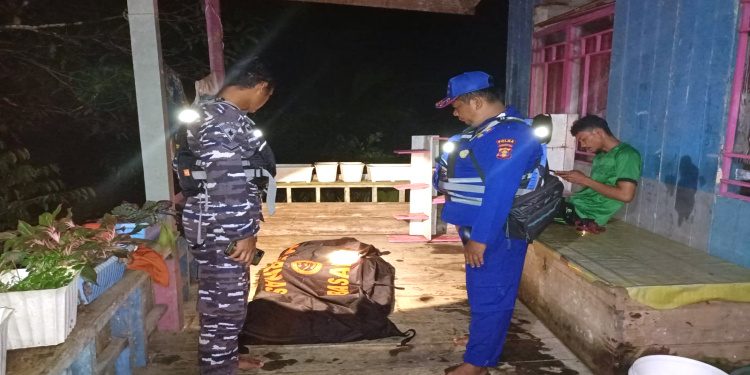 Bersama Masyarakat, Lanal Sangatta Berhasil Evakuasi Korban Sambaran Buaya di Manubar