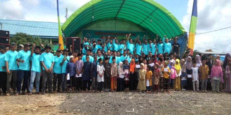 Aksi Sosial Pesut Wakom, Sasar Ratusan Anak Yatim di 2 Kecamatan