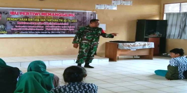 Motivasi Generasi Millenial, Babinsa Koramil 0909-06/Bengalon Sosialisasikan Penerimaan Prajurit TNI-AD