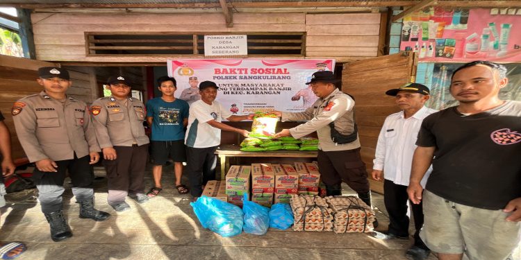 10 Kepala Keluarga Dievakuasi, Polsek Sangkulirang Sigap Hadapi Banjir Kutai Timur