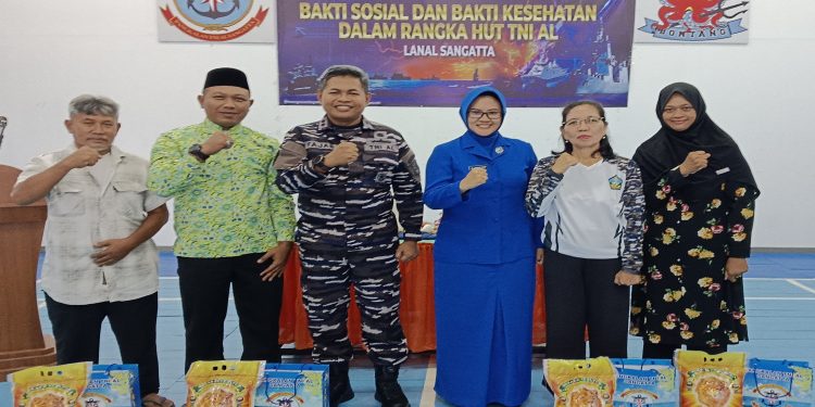 Lanal Sangatta Gelar Bakti Sosial dan Kesehatan dalam Rangka HUT ke-80 TNI Angkatan Laut